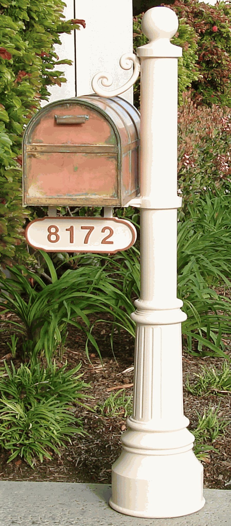 streetscape-inc-mailboxes-si-223sx-newport-lg-mailbox-post---oxford-brass-mailbox